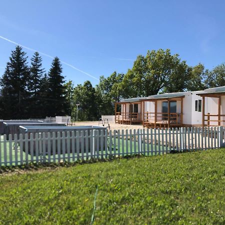 In Country Luxury Lodges Camerino Exterior photo